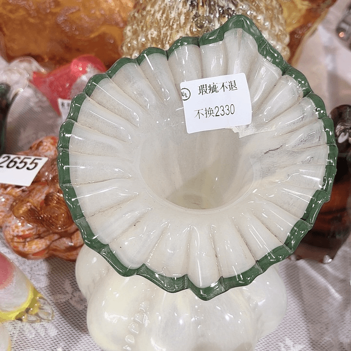 2330 家悦美居花瓶摆件瑕