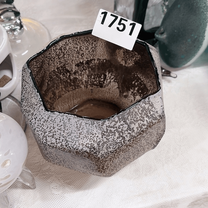 1751 家悦美居花瓶摆件