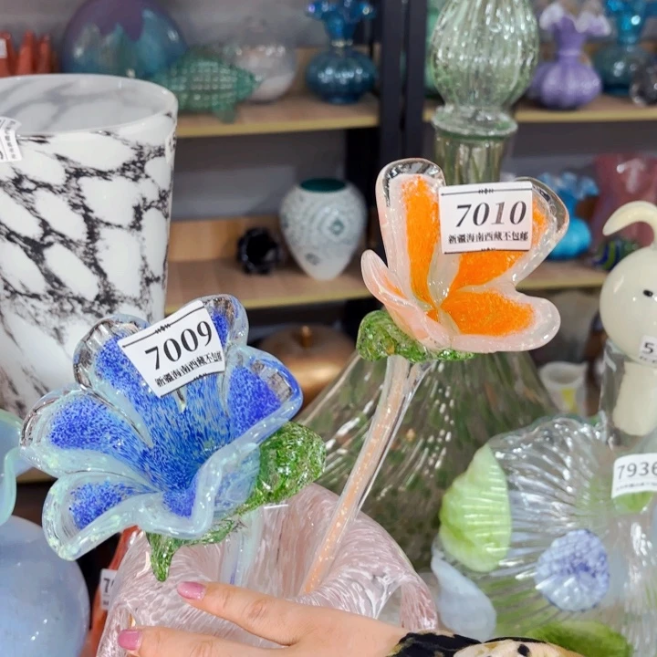 7009，7010 家悦美居花瓶摆件有手工痕迹