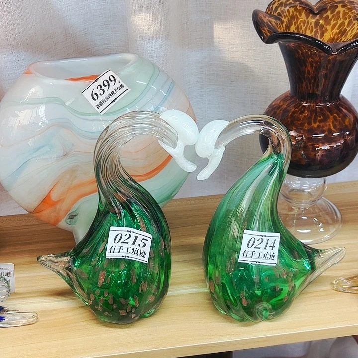 绿天鹅一对家悦美居花瓶摆件有手工痕迹