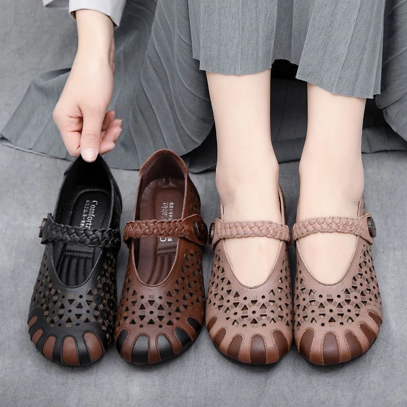 大码中老年软皮复古镂空女鞋夏季新款妈妈凉鞋软底老人鞋平跟防滑