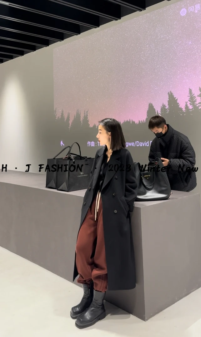 【 H·J 】高端线阔形大衣80318