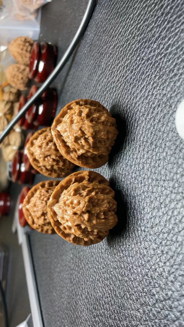 任意文玩核桃一对