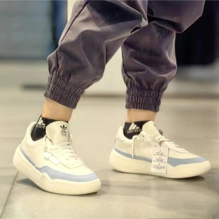 adidas 情人节特别款防滑耐磨轻便増高低帮板鞋女款白蓝