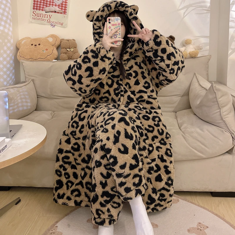 三层夹棉珊瑚绒睡衣女秋冬加厚加绒保暖豹纹高级感冬款家居服袍套
