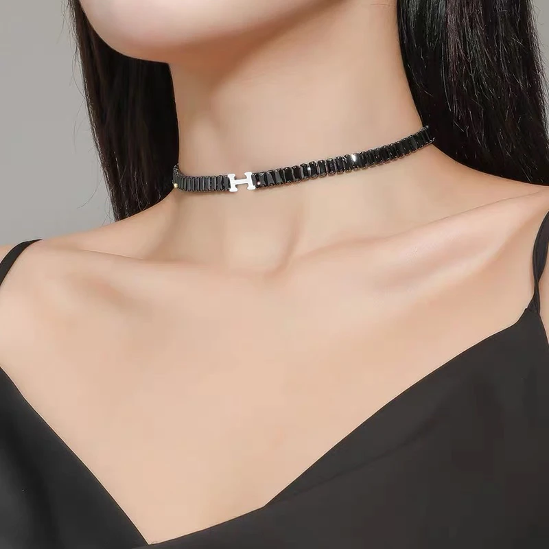 钛钢合成锆石项链 2059新款Ｈ字母黑锆石时尚精致锁骨链气质百搭