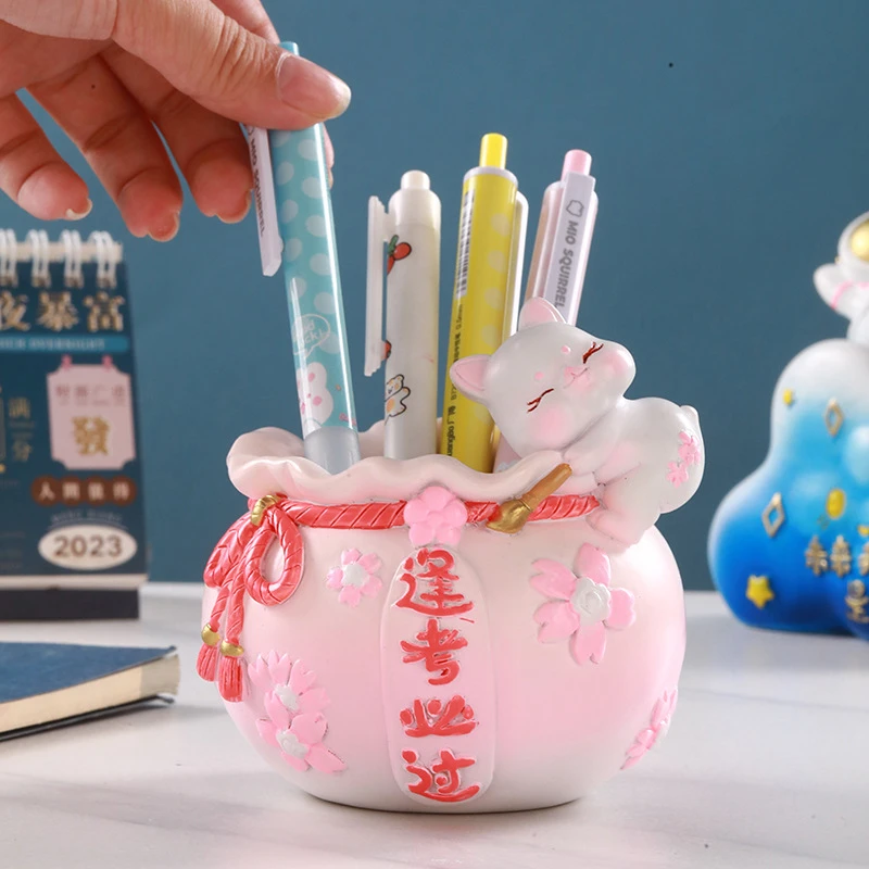 可爱小猫咪笔筒摆件学生书桌办公桌面励志学习装饰品女孩生日礼物