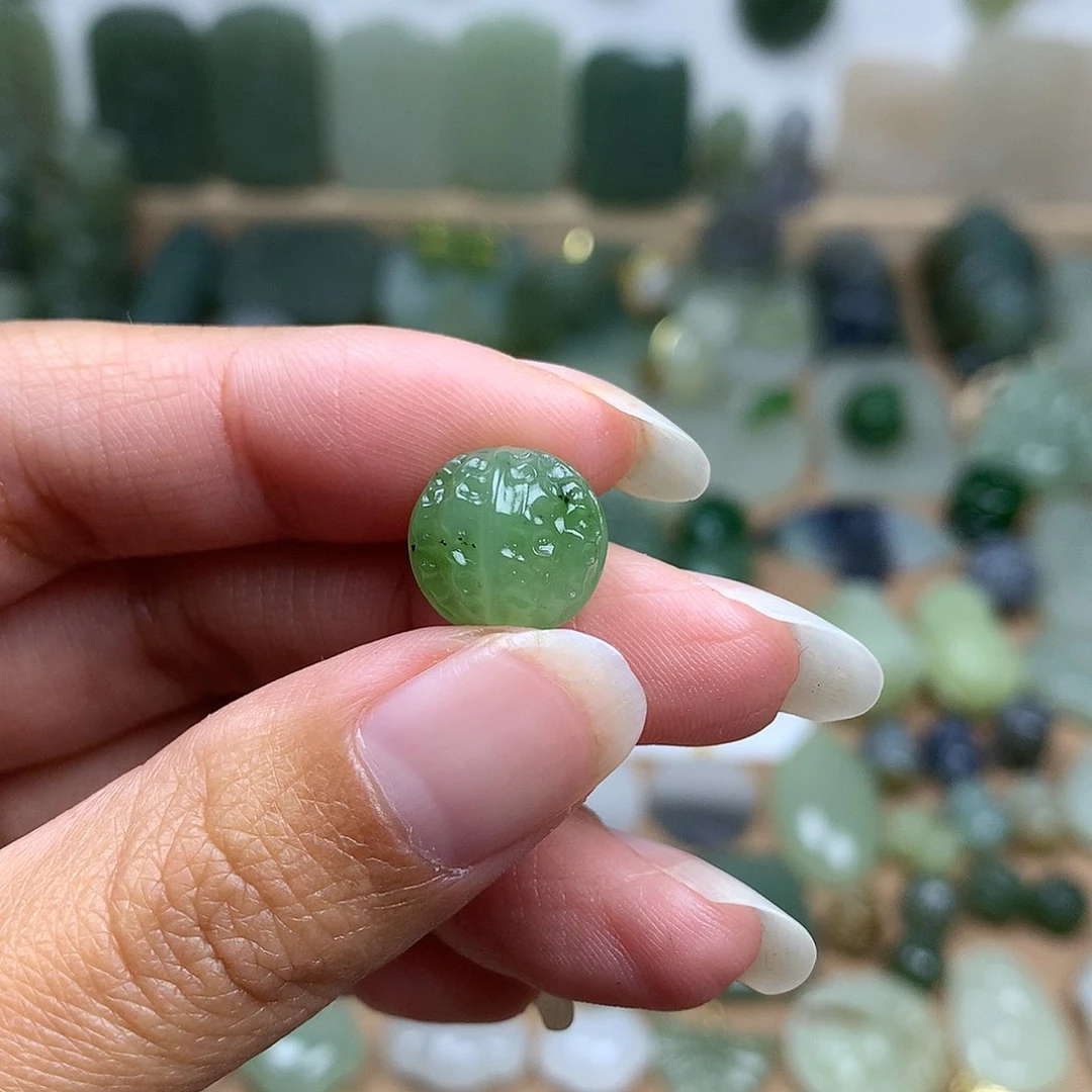 和田玉吊坠未镶嵌蓉*宝