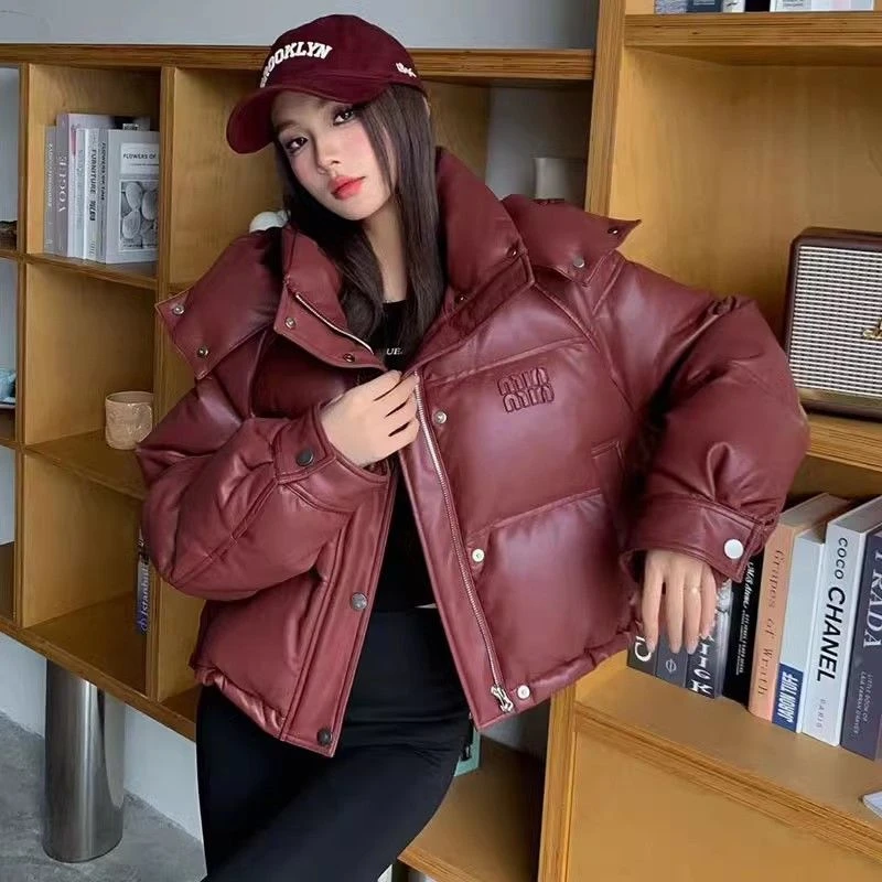 （百城万象）短款棉衣女2024新款PU皮免洗美拉德时尚简约连帽外套