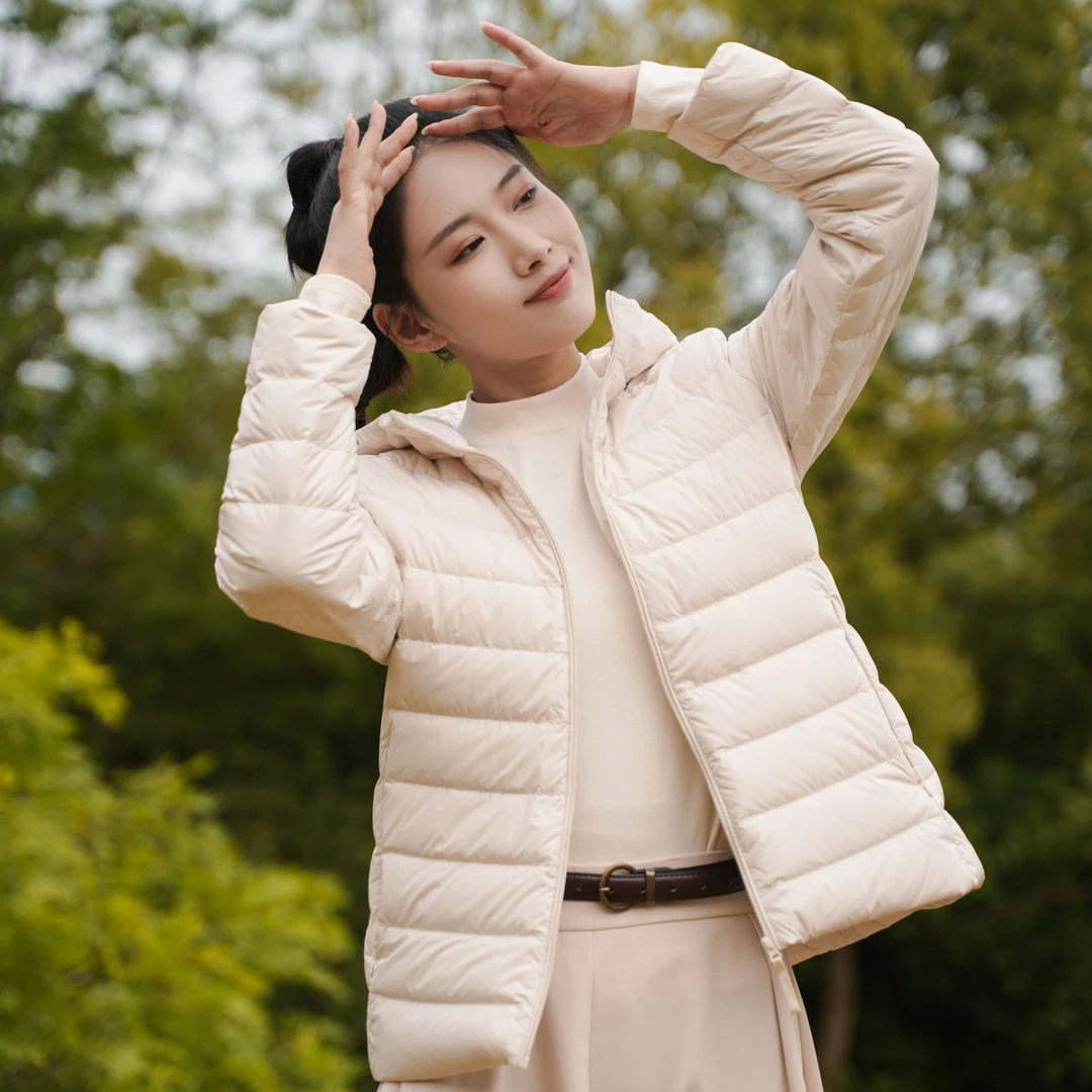 波司登春秋新款连帽经典保暖休闲短款羽绒服户外外套女1002