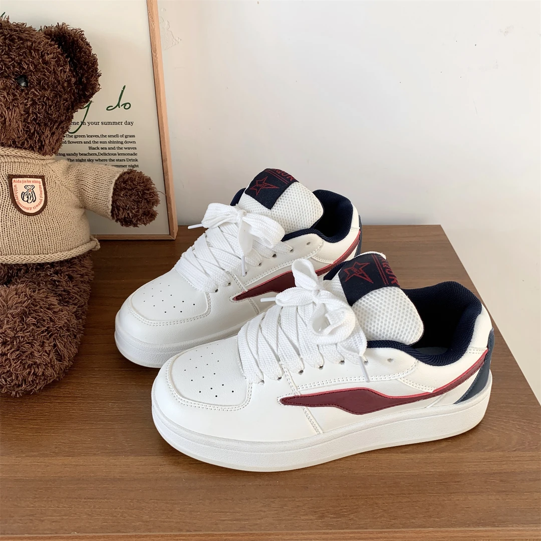 小众韩版厚底增高小白鞋男ins学生休闲板鞋2024新款情侣面包鞋女