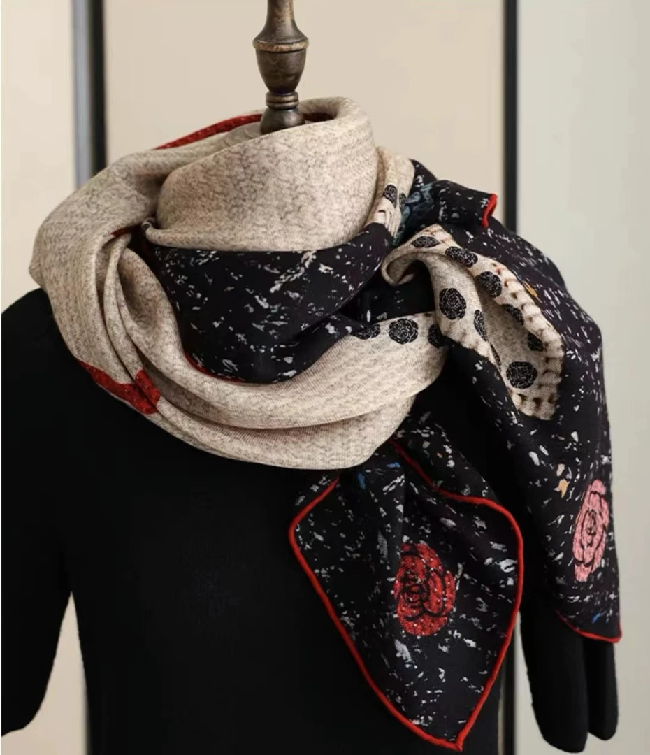 135尺寸 丝毛大方巾女士披肩围巾（妩媚山茶） 时尚百搭小香气质款