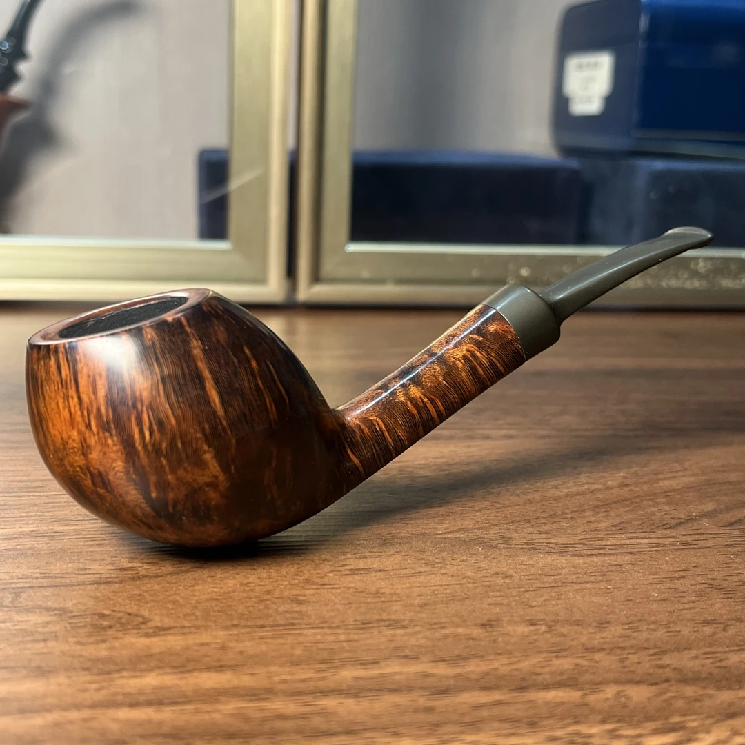 德国《尤尔根·莫里茨》石楠木高染色河豚弯斗 710系列烟斗