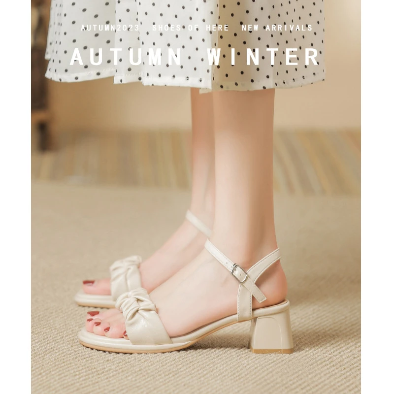 高跟凉鞋女款2024年新款夏季绝美粗跟高跟鞋小个子显高女士