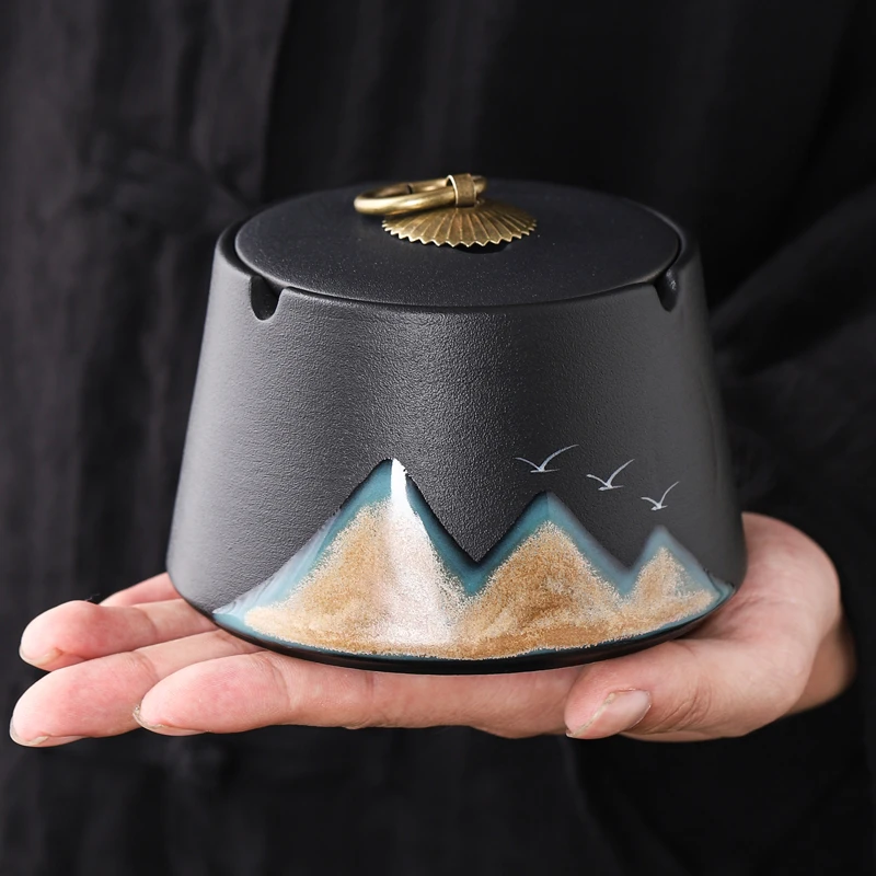 远山黑陶设计时尚陶瓷烟灰缸带盖防风防飞灰烟缸客厅个性桌面摆件