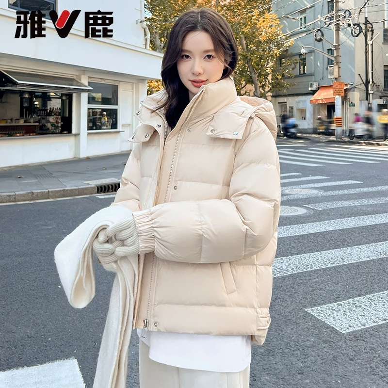 雅鹿短款泡芙羽绒服女2024年新款时尚连帽加厚纯色保暖黑色系穿搭