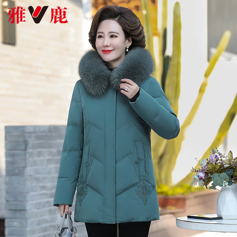 雅鹿官方旗舰店狐狸毛领加厚女中老年妈妈冬装连帽防风保暖外套