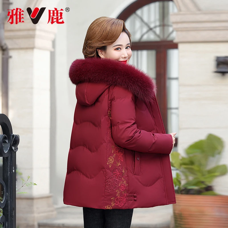 雅鹿中老年妈妈装中长款女冬季连帽狐狸毛女款羽绒服红色羽绒服