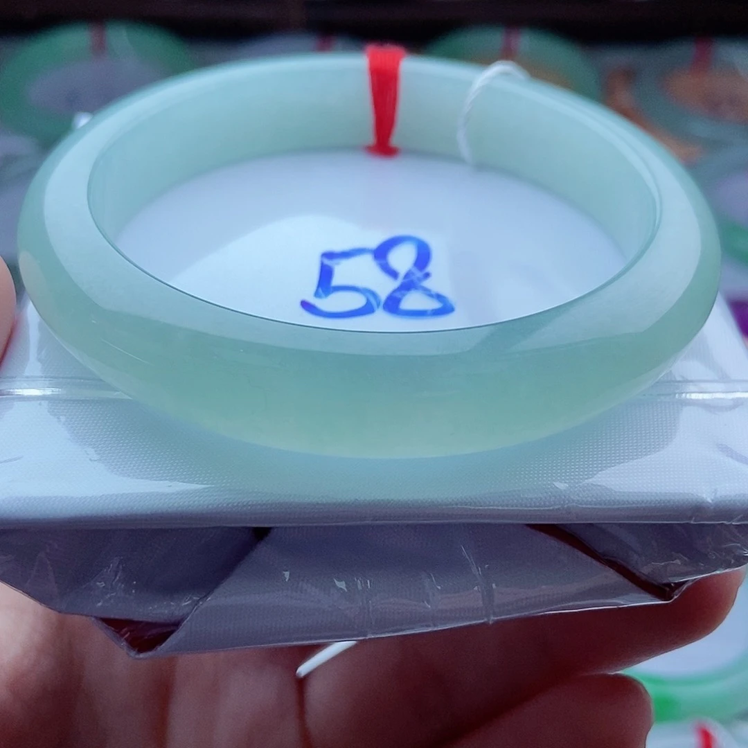 0309编58冰绿湖水绿发光亮胶润天然缅甸翡翠A货传承58.2，11.4，8.8