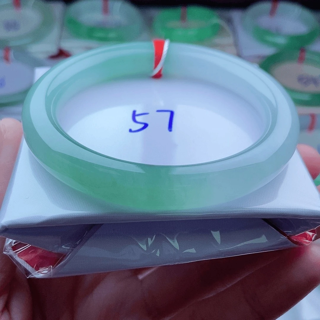 0647一半山峦厚重一半碧波荡漾天然缅甸翡翠A货传承57.5，10.6，9.9