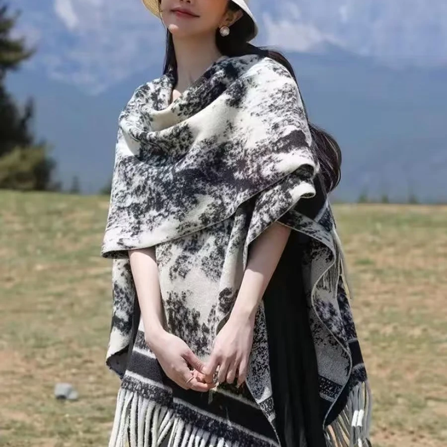 衣丝布优山水墨画流苏披肩女2024秋冬新款时尚百搭保暖斗篷式外搭