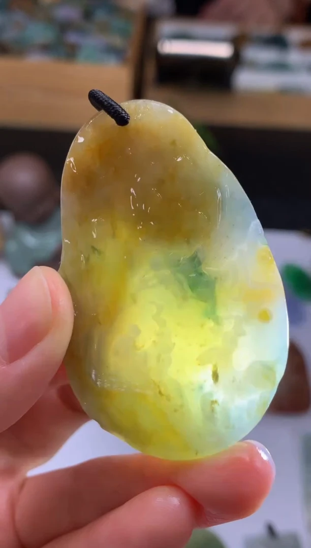 【闪购商品】定制翡翠未镶嵌吊坠-60430