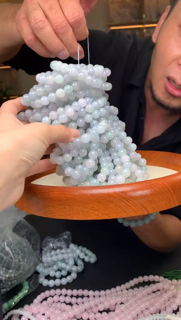 【闪购商品】翡翠手饰未镶嵌-08445多样性发其一
