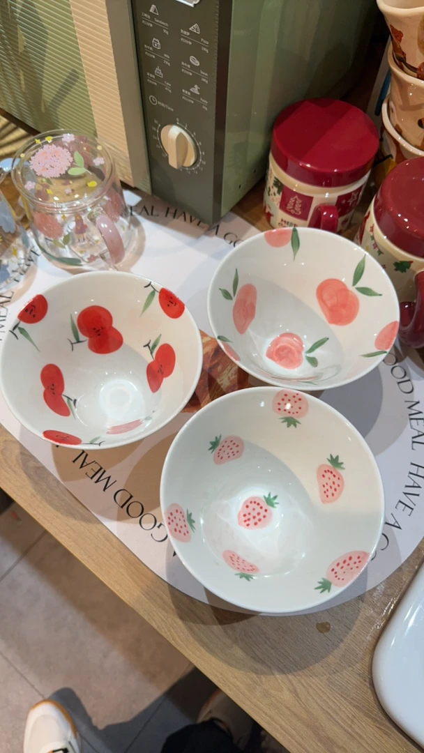 日式陶瓷斗笠碗家用创意沙拉碗少女心手绘釉下彩餐具