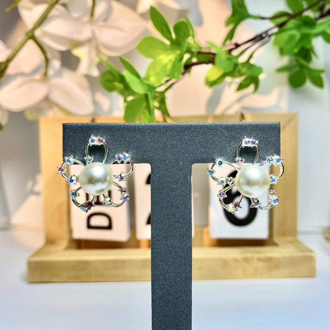 925银仿珍珠耳饰 Eunoia Nero【田园风银针贝珠五花耳钉】E0042