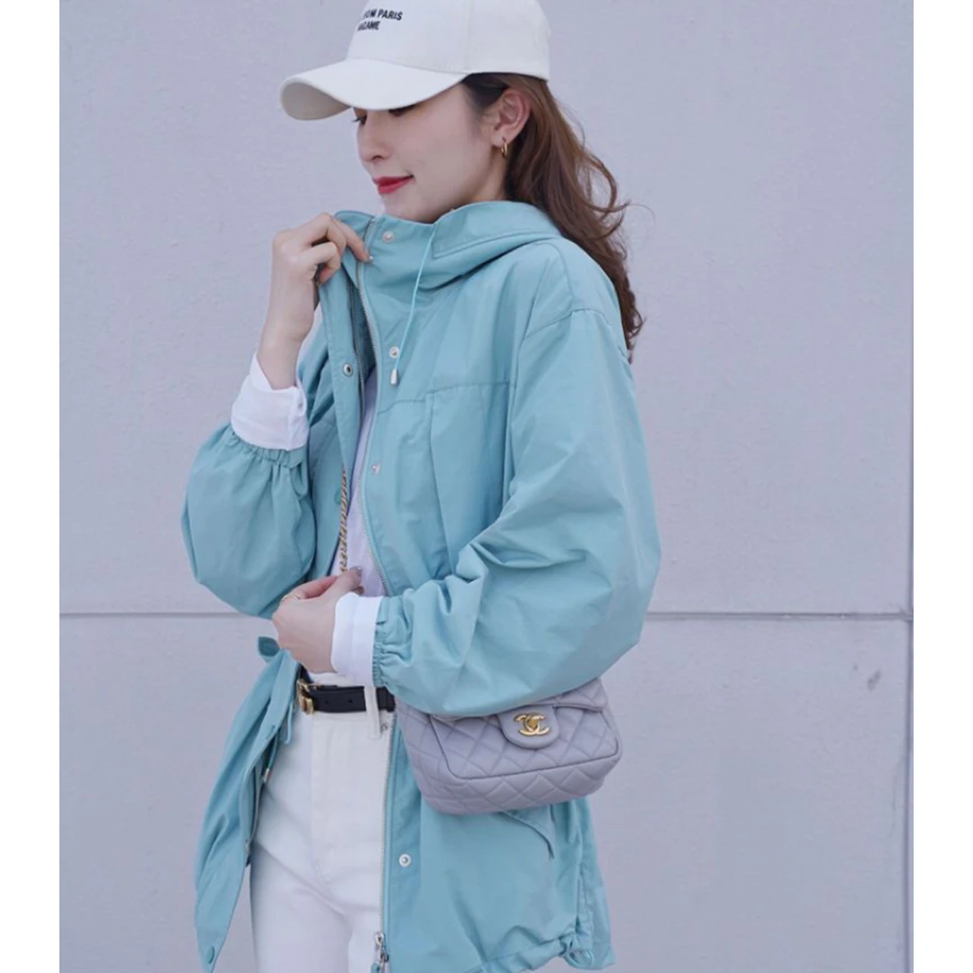 P963 早春新款纯色轻防水连帽收腰中长款冲锋衣宽松柔软外套女