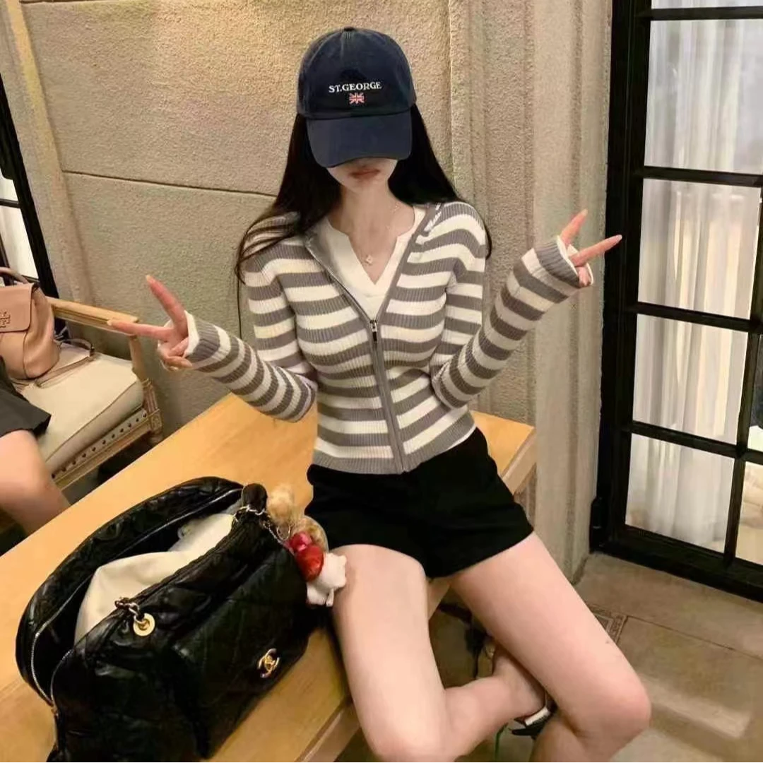 （T戒）上衣长袖宽松条纹显瘦休闲秋季毛衣