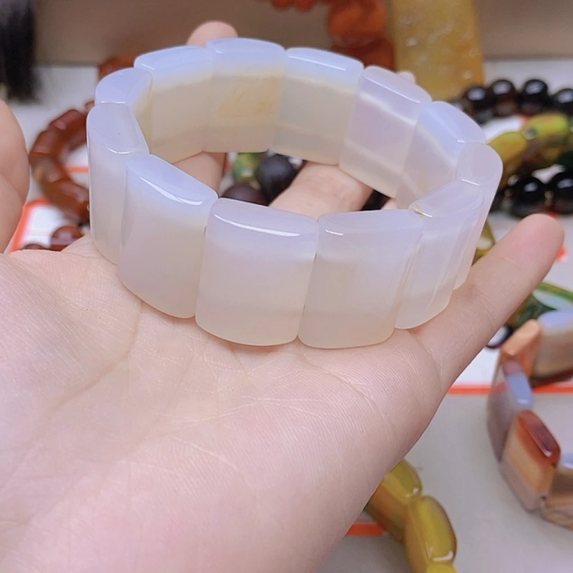 【闪购商品】玛瑙/玉髓颈饰未镶嵌:**堂
