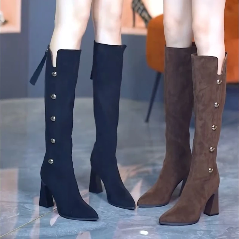 品牌鞋气质长筒时装靴女2025秋冬金属扣粗跟尖头后拉链高筒瘦瘦靴