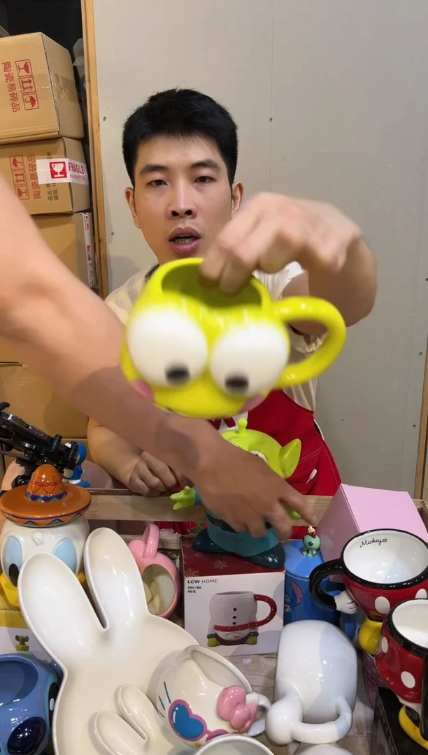 【闪购商品】摆件大眼蛙头杯陶瓷