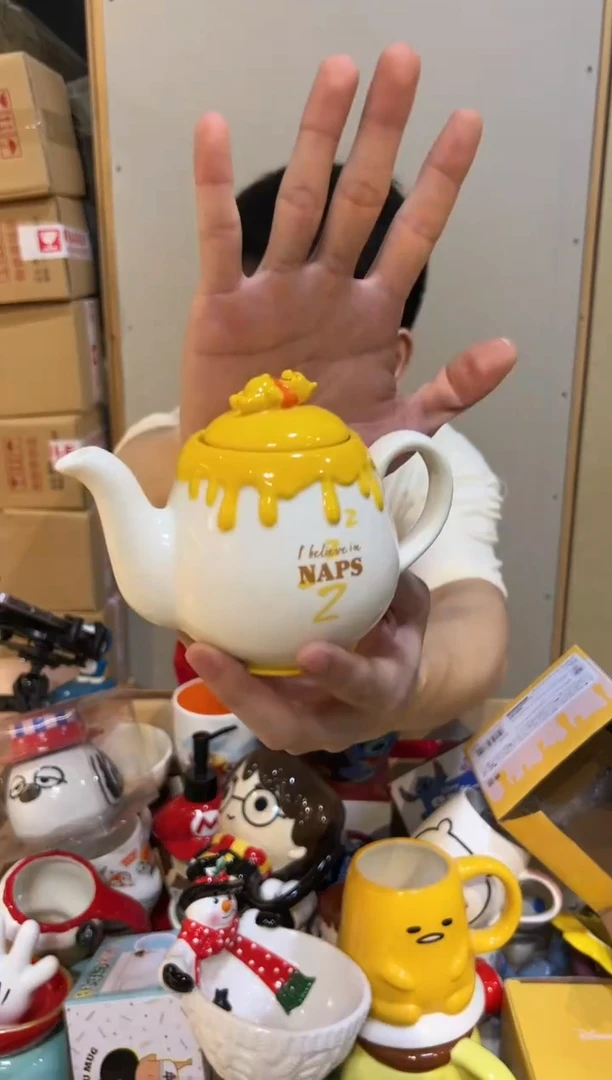 【闪购商品】摆件原盒维尼蜂蜜茶壶