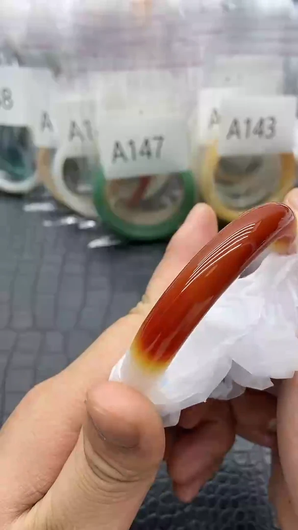 【闪购商品】石英质玉手镯未镶嵌A148