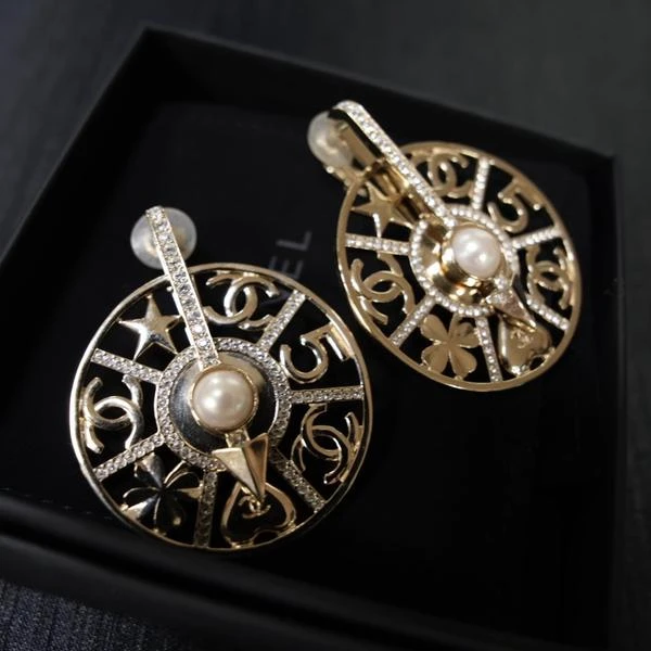CHANEL转盘多元素耳钉大耳环