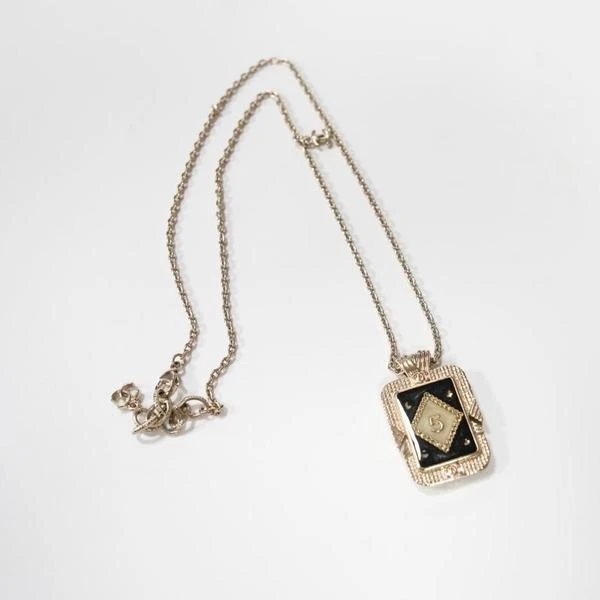Chanel 21手工坊双双面戴黑金菱形吊坠项链