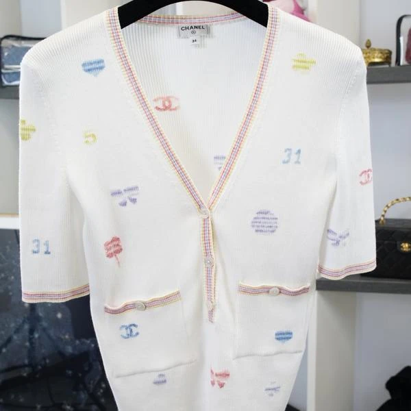 CHANEL白色多元素针织短袖上衣FR34