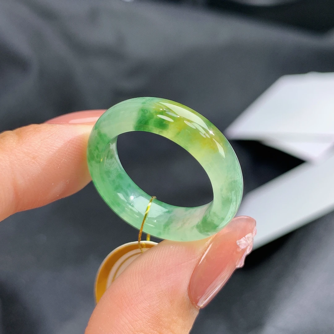 17-18号圈天然缅甸翡翠A货黄加绿飘花翡翠戒指18.2-6.2-3.7mm