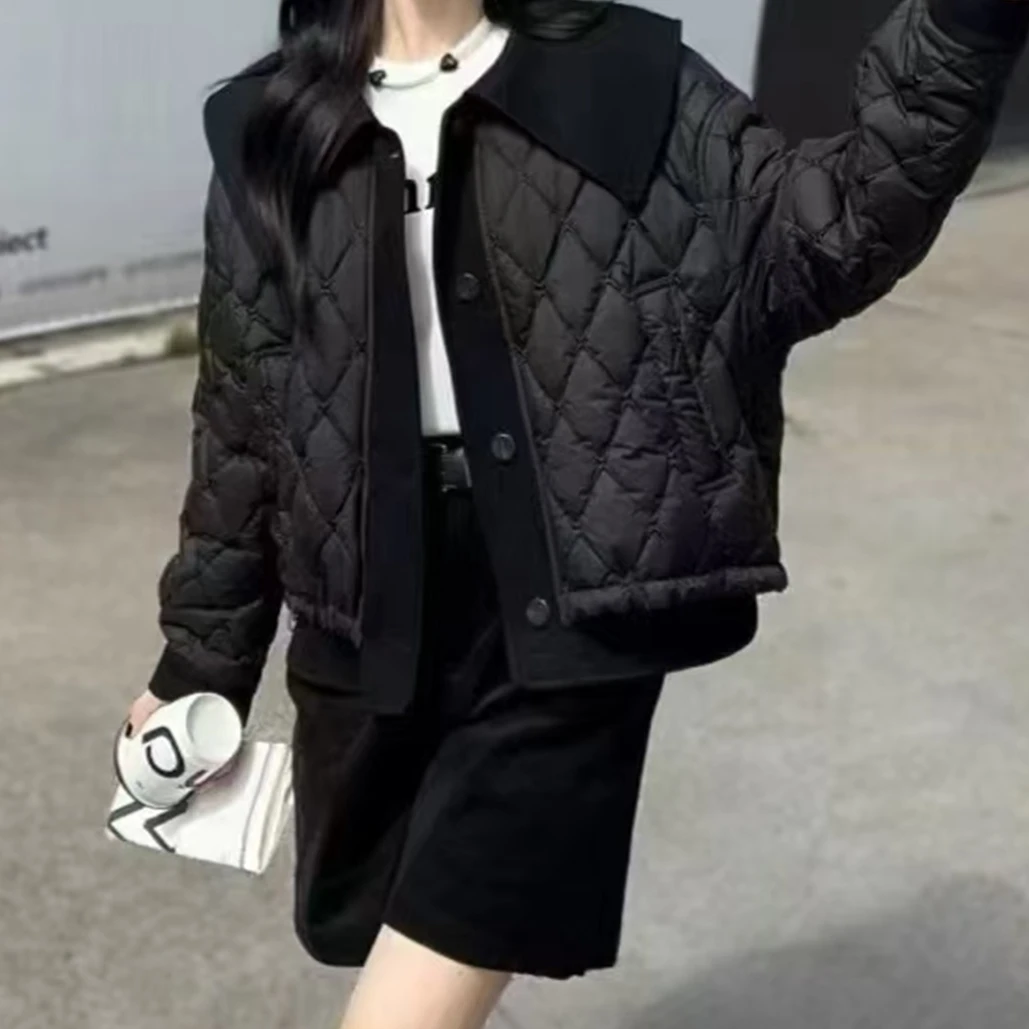 【锦衣服饰】F 9135娃娃领拼接菱形格外套