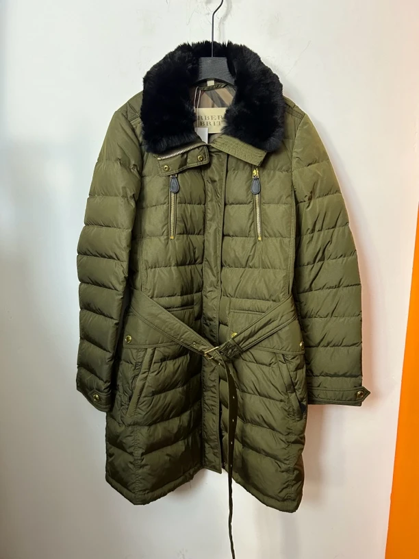 Burberry军绿色中长款鹅绒羽绒服95新
