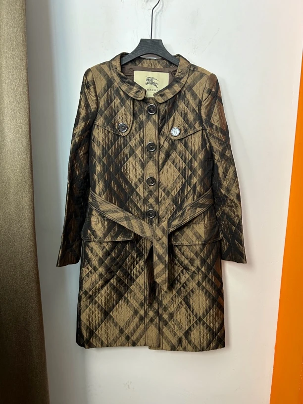Burberry深棕色格纹大衣外套95新