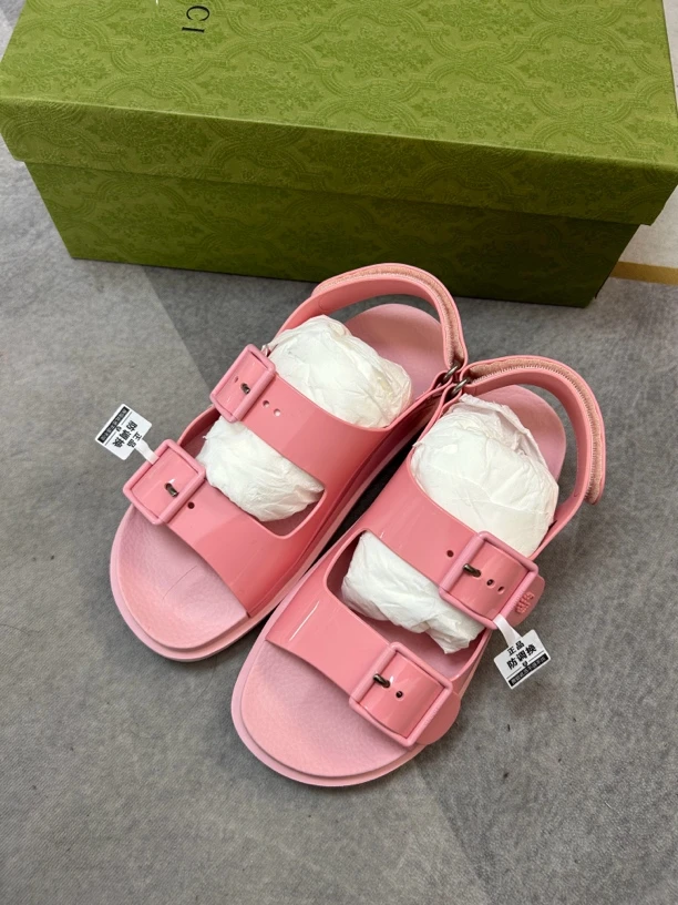 古驰粉色凉鞋38码99新