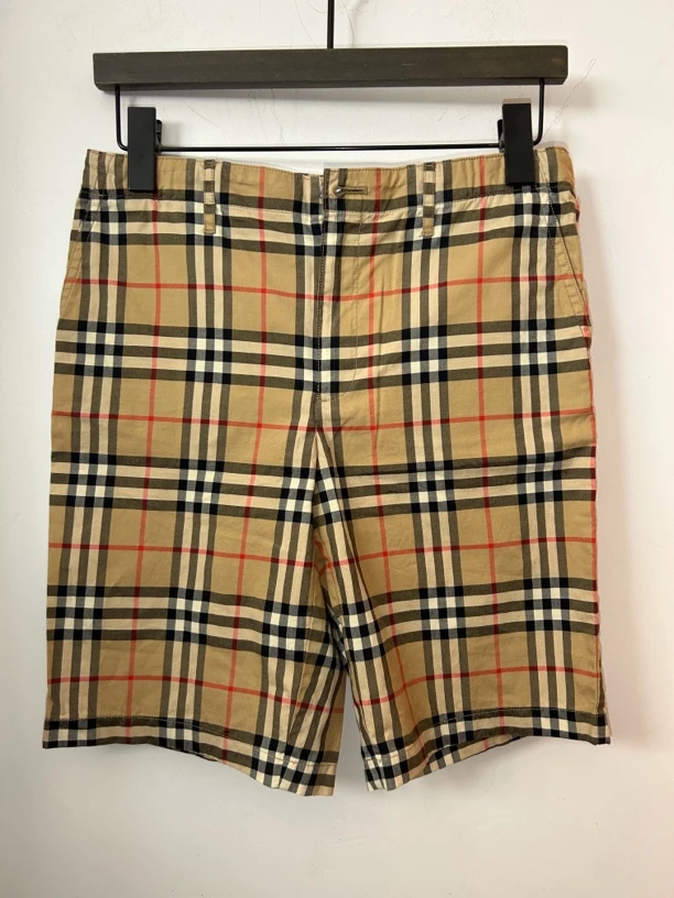 Burberry经典格纹短裤95新
