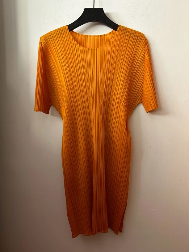 三宅一生橘色半袖连衣裙95新