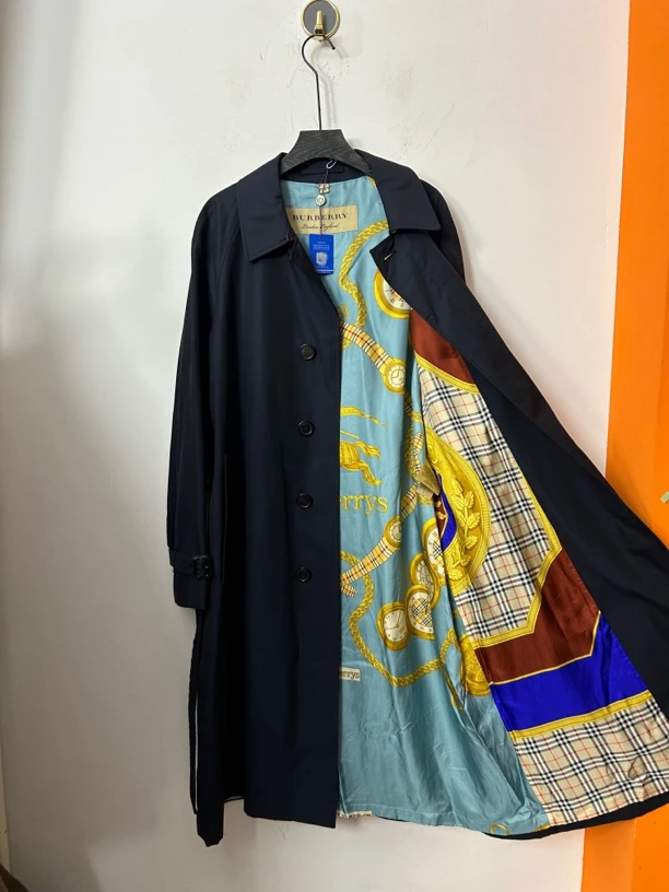 Burberry藏青色卡姆登风衣99新