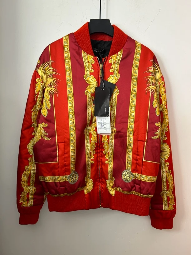 范思哲红色棉服99新（微瑕）