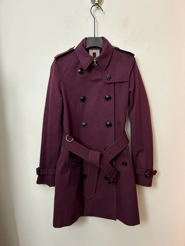 Burberry紫红色风衣外套95新