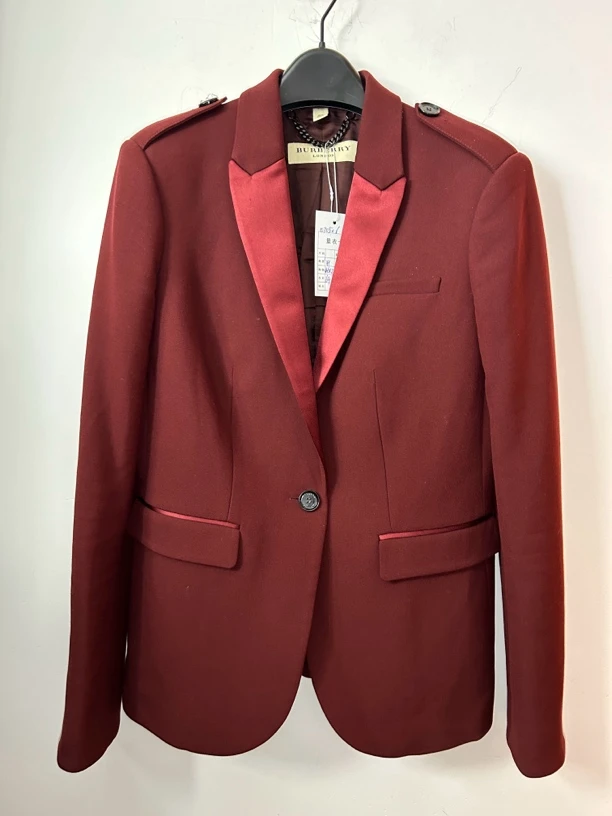 Burberry红色西装外套95新